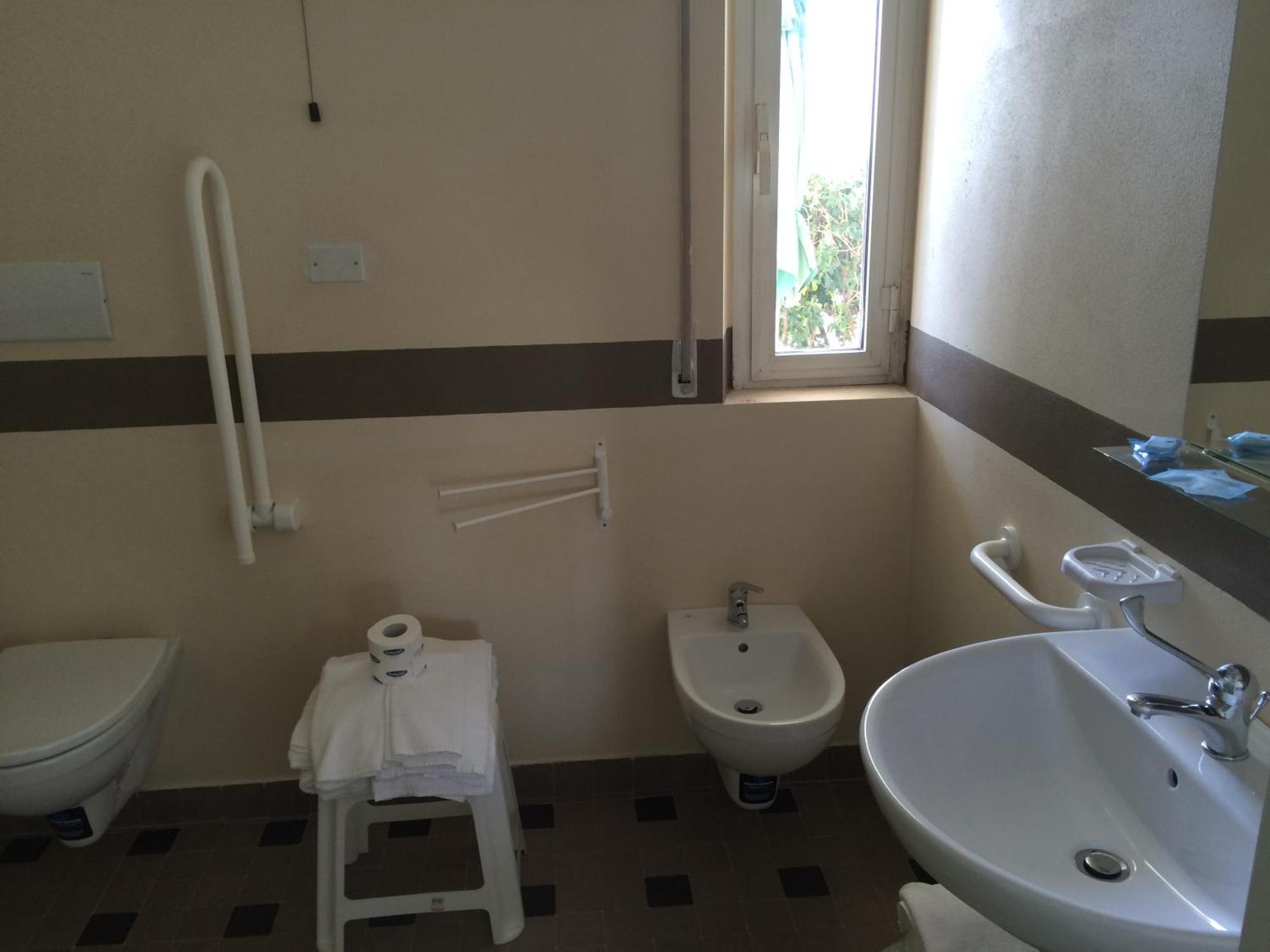 Lungomare Hotel Marina di Cecina Rum bild