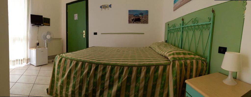 Lungomare Hotel Marina di Cecina Exteriör bild